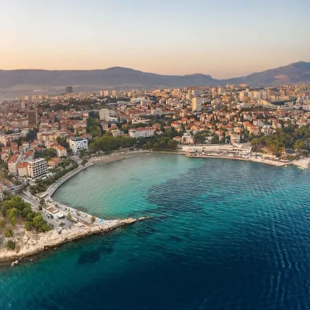 Apartment Luxury Bellux For 5, Old Town And Bacvice Sandy